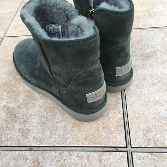 UGG Abree II Genuine Sheepskin Mini Boots 6 - Picture 7 of 12